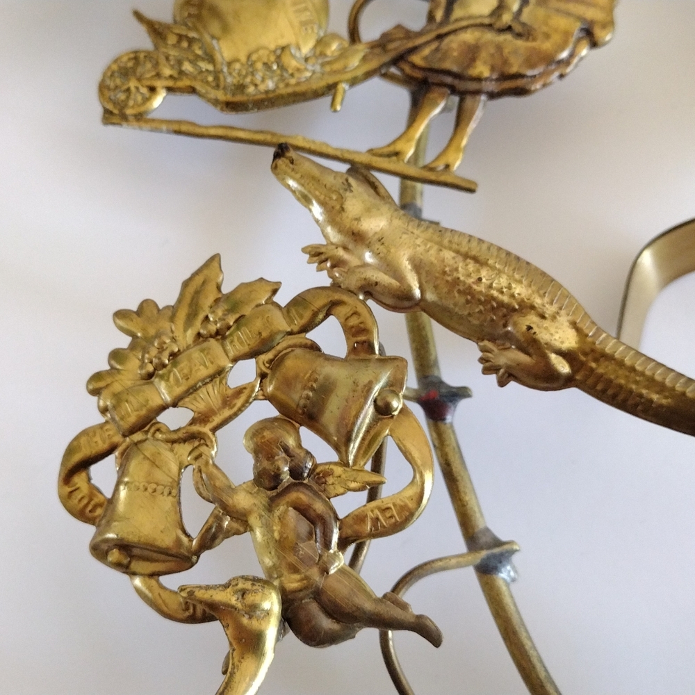 VTG All Holiday Season Brass Wreath - Picture 7 of 13